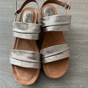 Euro soft by Born Brushed Gold Sandals